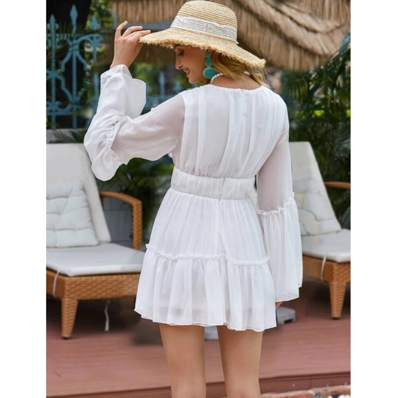 MISS ORD PLUNGING NECK BELL SLEEVE DRESS - Picture 2 of 8